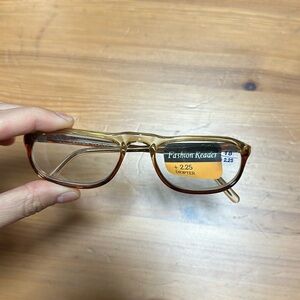 Brand new reading glasses +2.25
